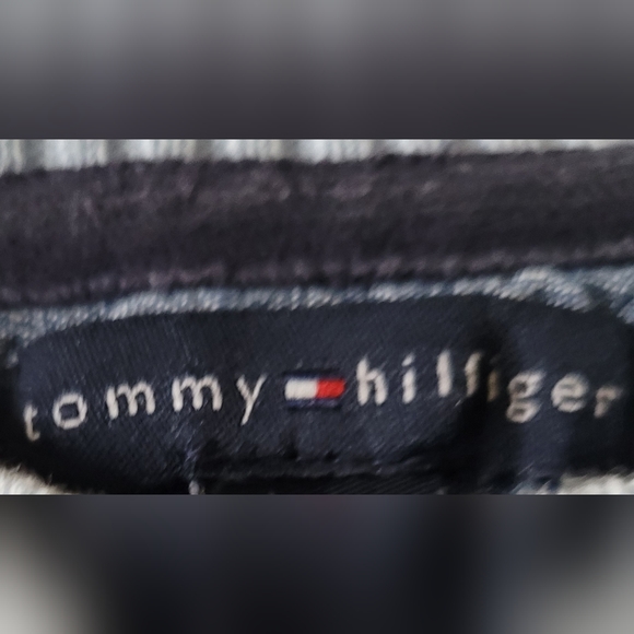 Boys4T  Tommy Hilfiger sweater - Picture 3 of 3